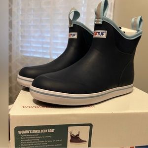 Brand new XTRATUF boots size 7.